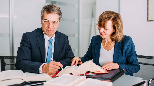 "...professionell vertreten" "...sehr zu empfehlen" "...professionell vertreten" "...sehr zu empfehlen"